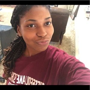 Meet your Posher, Yasmine